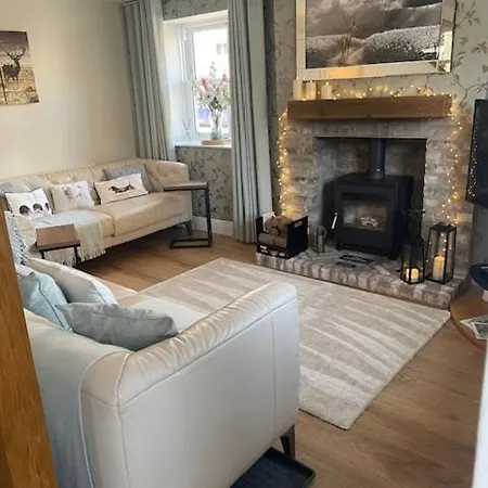 Hébergement de vacances Cheerful 2 Bed With Indoor Fireplace *