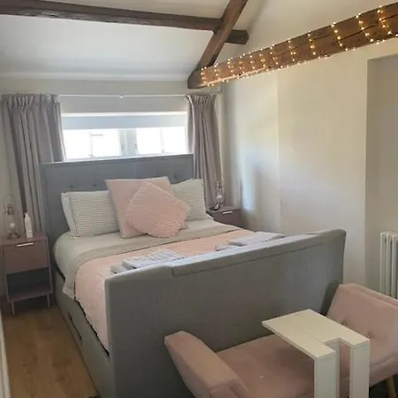 Cheerful 2 Bed With Indoor Fireplace Hébergement de vacances *