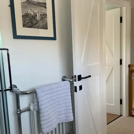 Cheerful 2 Bed With Indoor Fireplace Holiday home